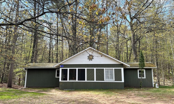 Hazelhurst Cabin | Creekside Oasis ~ Terrific 3-bedroom Cabin in Hazelhurst, Wisconsin
