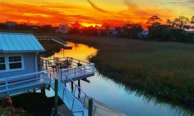 Tybee Island House | Creekside Paradise - pool, kayaks, bikes, hot tub, dock