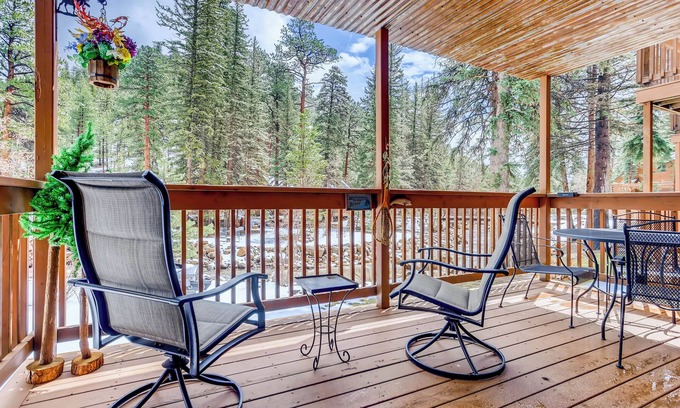 Fall River Estates Condo | Creekside Suite 07 River View!