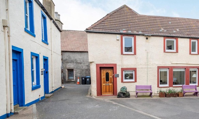 Eyemouth House | Creel Cottage
