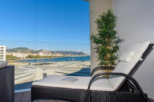 Salerno Apartment | Crescent Luxury Retreat - Seafront Apartments