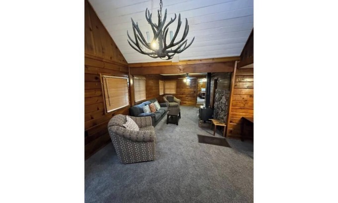 Crestline Apartment | Crest Lodge Historic Mountain Inn - Little Bear