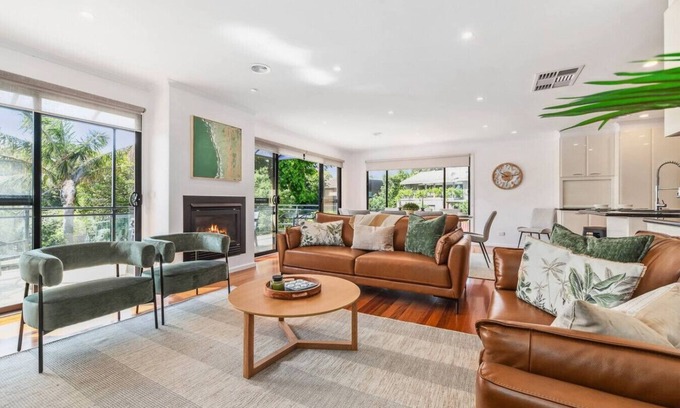 Mornington Peninsula House | Crest of a Wave - Olivers Hill