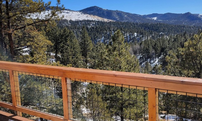 Cripple Creek House | Cripple Creek Cabin with Fantastic Views and Hot Tub