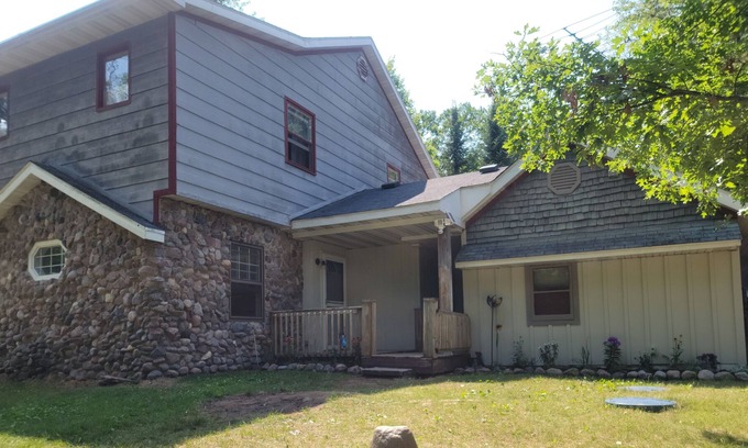 Crivitz House | Crooked Lake Escape