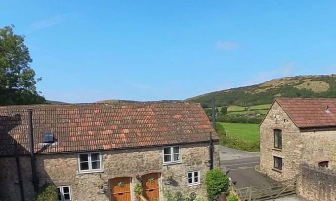 Axbridge House | CROOKS, pet friendly, character holiday cottage in Axbridge