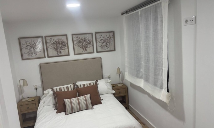 Centro Comercial Apartment | Cruz conde Guiris home. Complete apartment in the center of the city, in the commercial center.