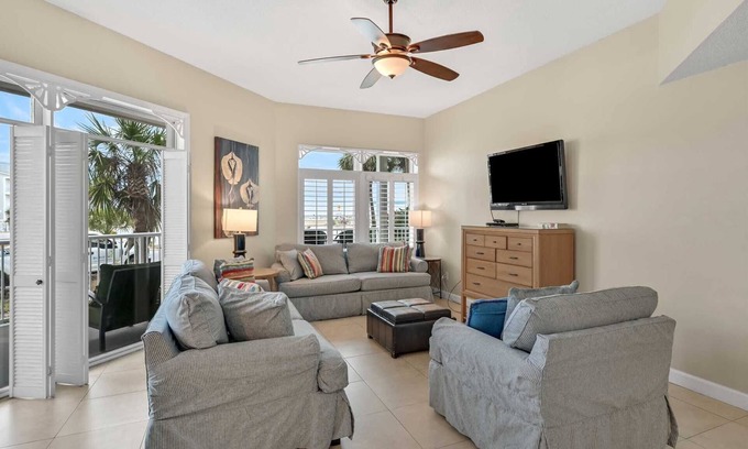 Avalon Beach Estates Condo | Crystal View 103 Ground Floor, 3/3 Beach Service