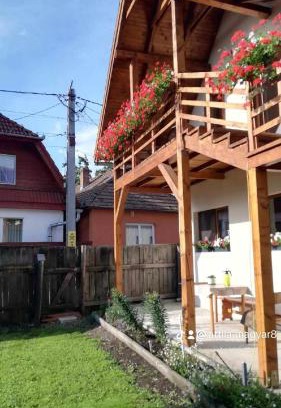 Siculeni House | Csicsói Csűrház