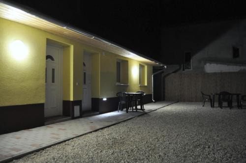 Csongrad Apartment | CSONGRÁDI VENDÉGVÁRÓ Apartmanok, Szarka ház