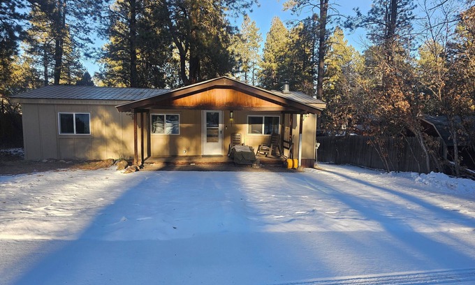 Durango West House | Cuatros Pinos ~ Quiet Tall Pine Retreat