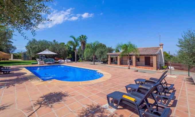 Alhaurin el Grande Cottage | Cubo's Finca Los Acebuches/private pool/free wifi/air conditioning