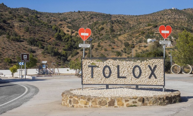 Tolox Bed & Breakfast | Cubo's Hostal La Plaza Room 101 with Breakfast