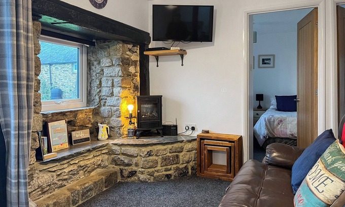 Looe Cottage | Culver Cottage - UK48987