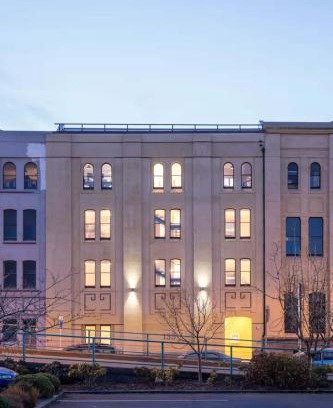 Dunedin City Centre Apartment | Cumberland Street deluxe apartment No1