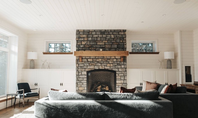 Silver Star Mountain House | Custom Built Chalet on The Ridge - media room, private hot tub and more!