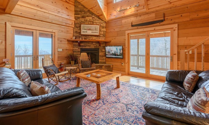Boone Cabin | Custom-Built Log Cabin Near Activities