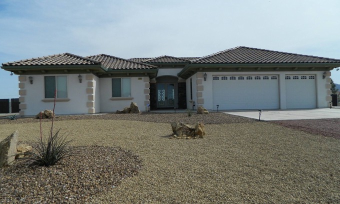 Pahrump House | Custom Home fully equipped kitchen/BBQ/Patio/Wifi and much more.