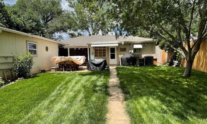 Amarillo House | Cute 3 bedroom 2 bath home centrally located