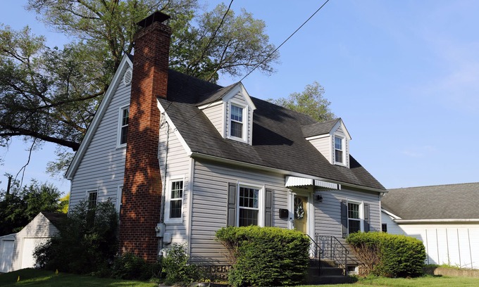 Rockford House | Cute Cape Cod House Close to Everything in Rockford!