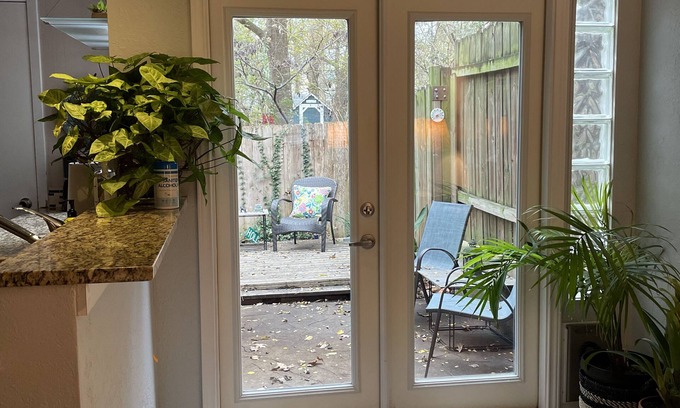 South Lamar Condo | Cute condo - South Central Austin (4 miles from downtown)