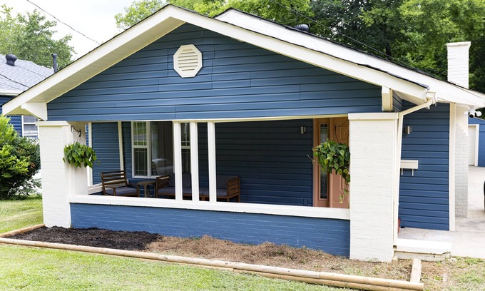 Crestline Heights House | Cute Family House - Close to everything,10 minutes to downtown BHM!