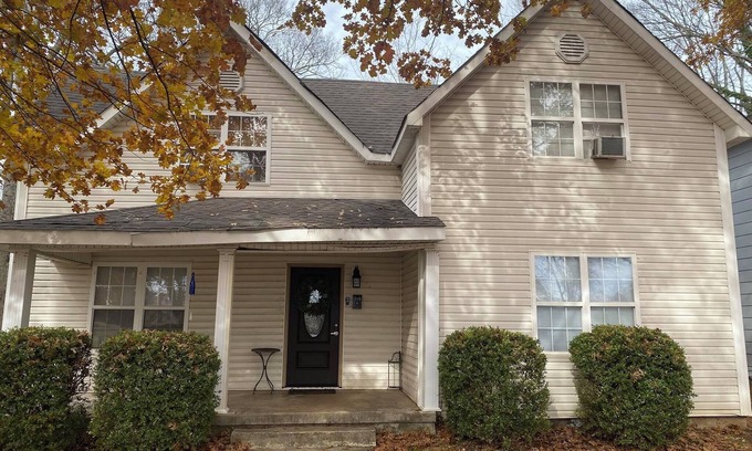 Florence House | Cute Home in Downtown Florence - 4 BR, 2 BA, WiFi, Pet Friendly!