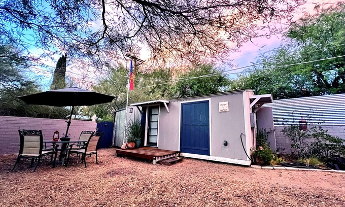 Peter Howell Apartment | Cute Peaceful Tiny House Getaway w/Backyard - Low Summer Rates! 🏡