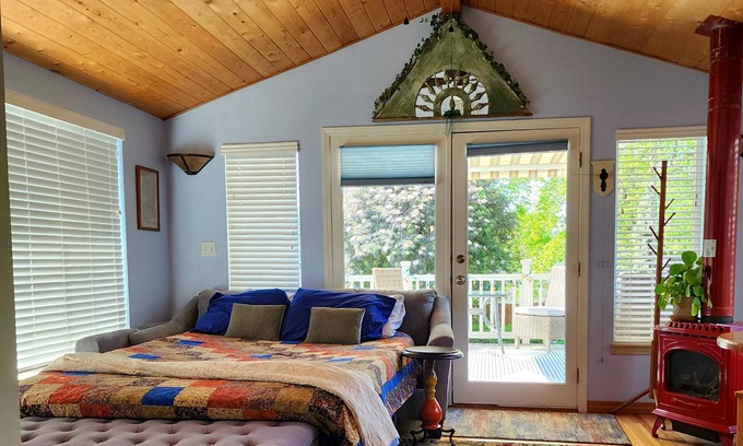 Yakima House | Cute private home in the heart of Yakima. Easy access to best city attractions.