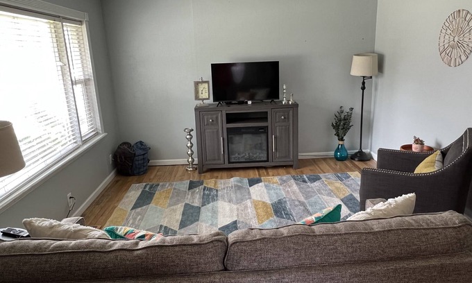 Twin Falls House | cute remodeled 2bed/1bath centrally located in Twin.