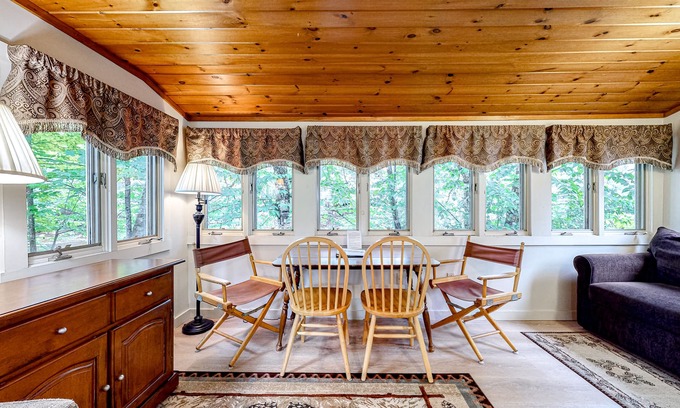 Lincoln Cabin | Cute Riverfront Cabin in Great Location w/Shared Pool, Kitchenette, & Free WiFi