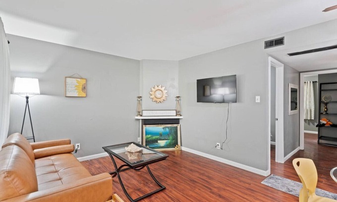 Barnhart House | Cute town house with fenced backyard