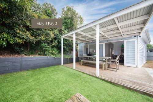 Rosebud House | Cutest Cottage on Fourth walk to the Beach