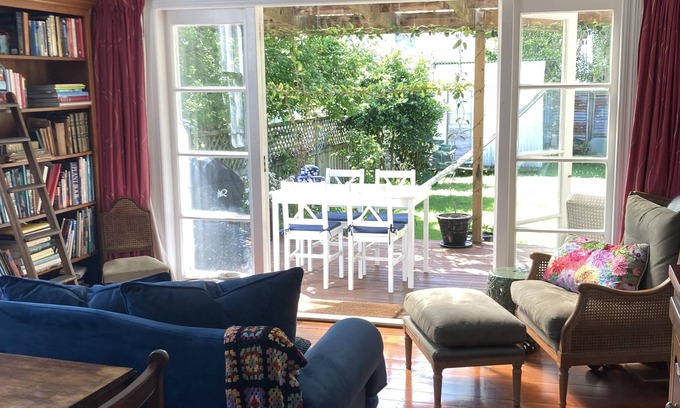 Russell House | Cutie in the best location