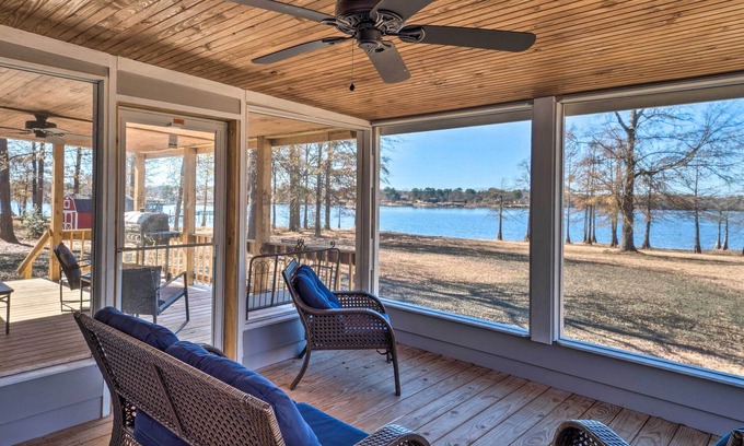 Negreet House | 'Cypress Point' Spacious Home: Pier & Boat Launch!