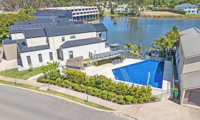 Mulwala House | Cypress Townhouse 23 - Mulwala