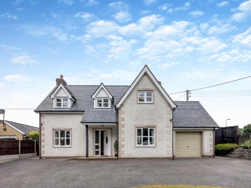 Cerrig-y-Druidion House | Cysgod Y Capel