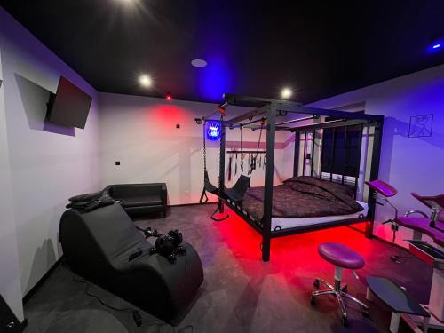 Chorzow Apartment | Czerwone Drzwi BDSM lovers Apartament dla Par