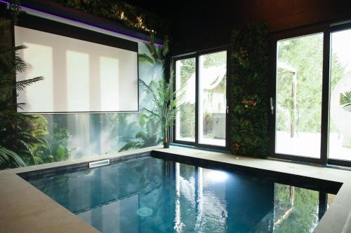 Feche-l'Eglise Villa | Détente à deux piscine et spa