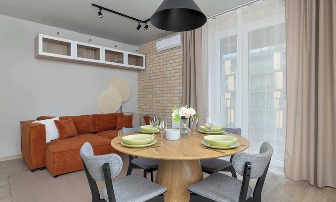 Czyzyny Apartment | Dąbrowska 15C | Krakow | Spacious Apartment | Parking