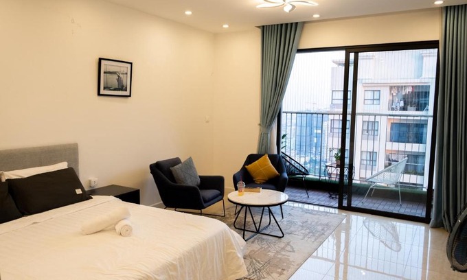 Trung Hoa Nhan Chinh Apartment | D'capitale, Trần Duy Hưng, Cầu Giấy ,The lake view Studio Apartment