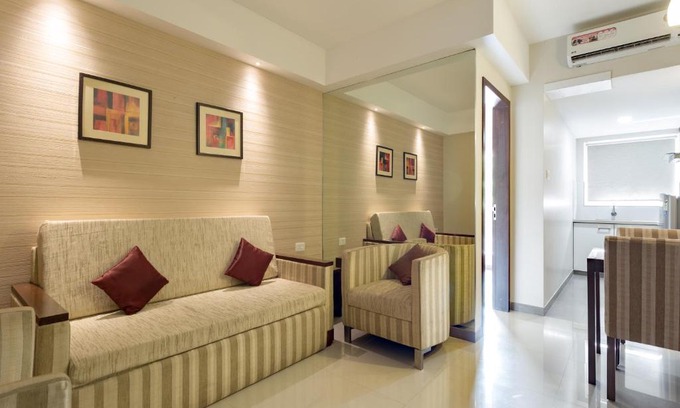 Kadavanthra Hotel | D Homz Suites