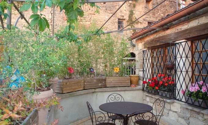 Cordes-sur-Ciel Bed & Breakfast | D'Ici et d'Ailleurs