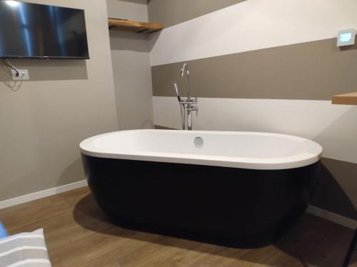Fano Apartment | "Da Manu Loft" Centro Storico