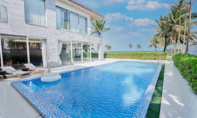 Ngu Hanh Son Villa | Da Nang Group-Friendly Beachfront Villa with Private Pool