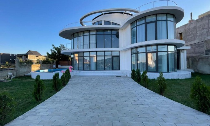 Vake-Saburtalo Villa | Dadus place