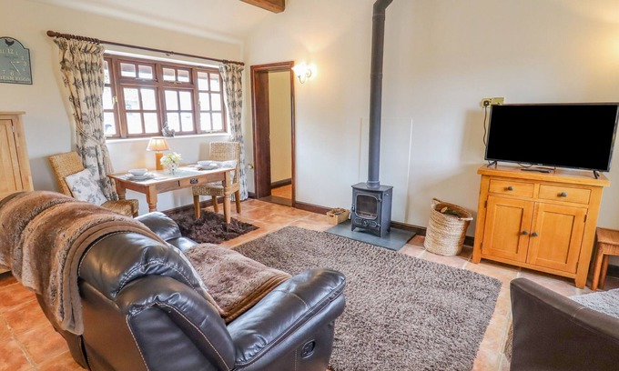 Pershore Cottage | DAIRY BARN, romantic, luxury holiday cottage in Pershore