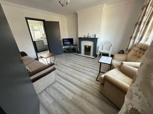 Southampton House | Daisy Haven in Southampton