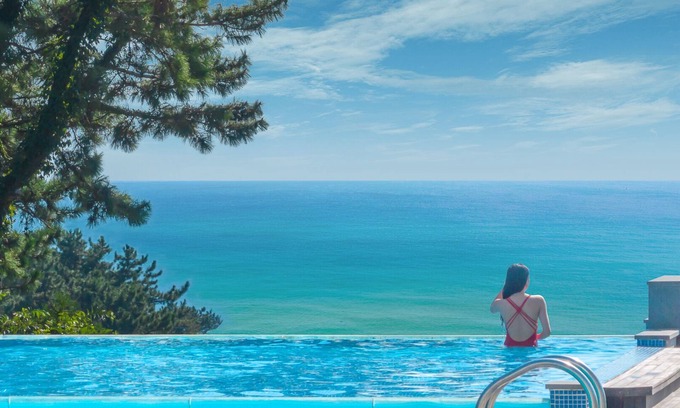 Jungmun Hotel | Dam & Roo