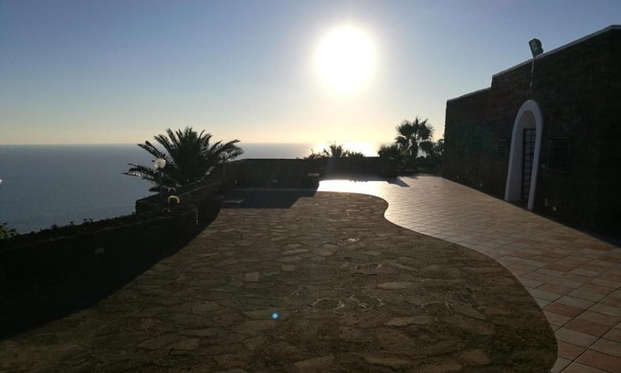 Pantelleria House | DAMMUSI IL CARRUBO